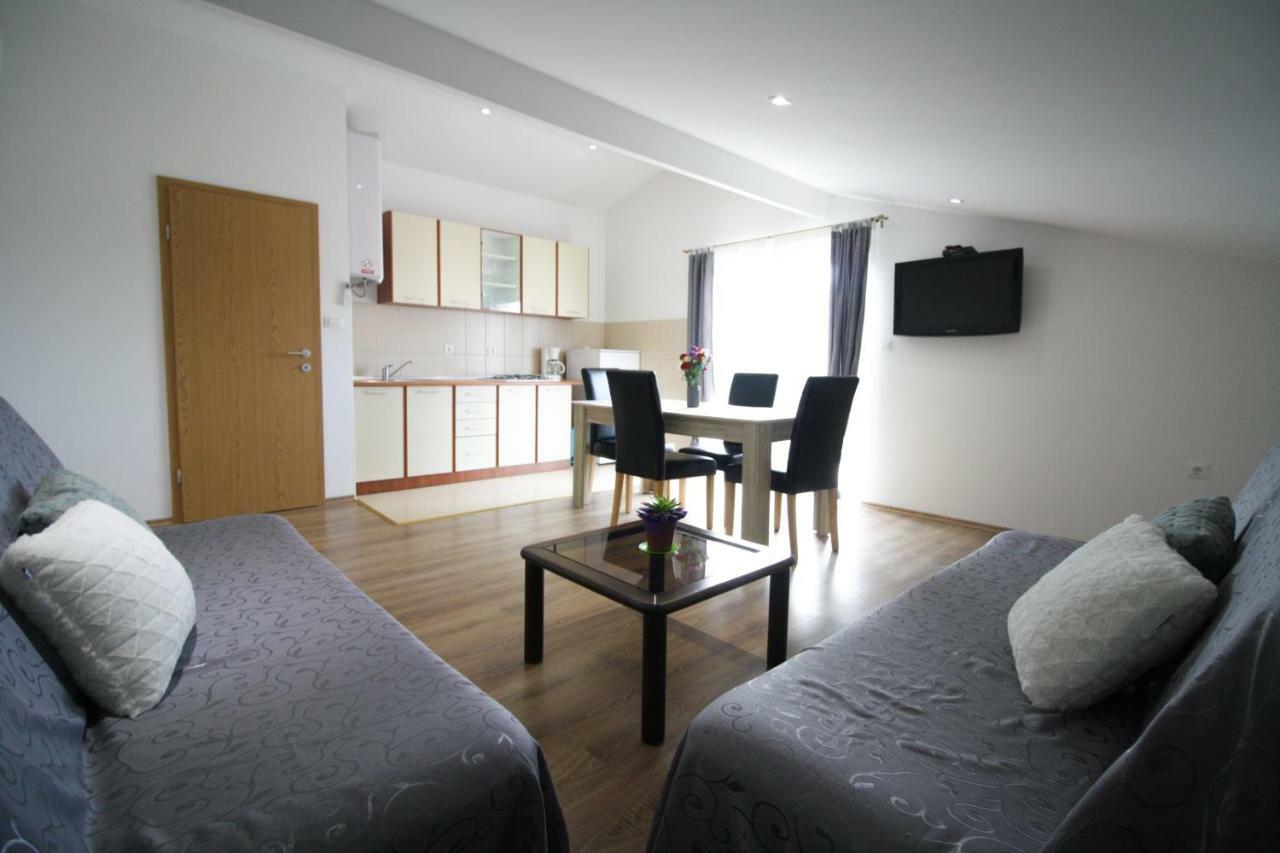 Sebi Apartment 300 M From Beach Rovinj Eksteriør billede