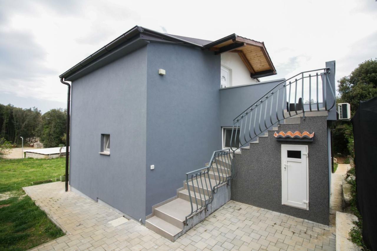 Sebi Apartment 300 M From Beach Rovinj Eksteriør billede