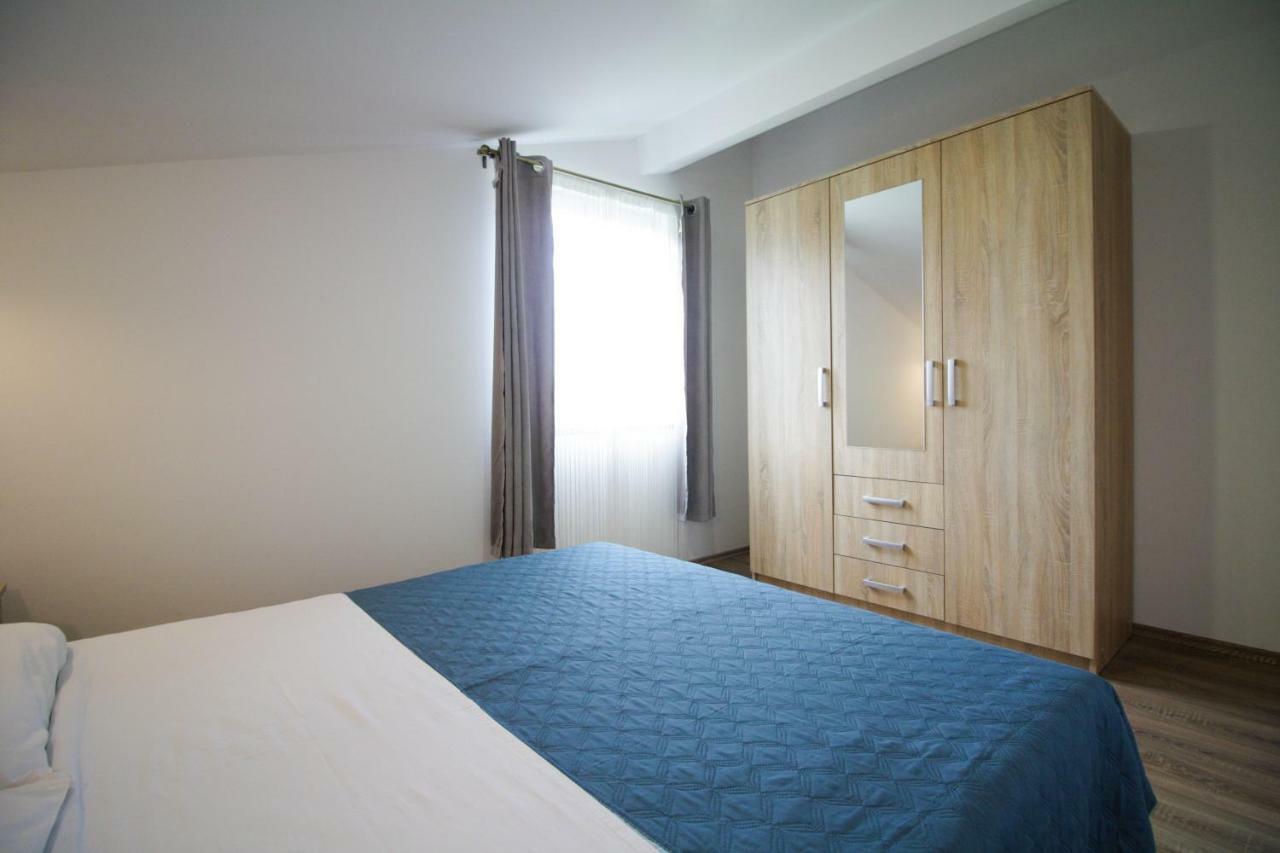 Sebi Apartment 300 M From Beach Rovinj Eksteriør billede